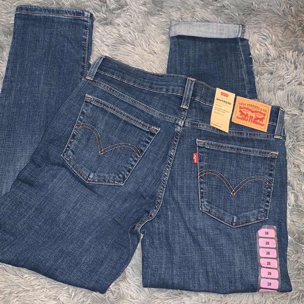 NWT Levi's Distressed Boyfriend Mid Rise Denim Jeans Women's Size 28 - Picture 2 of 9